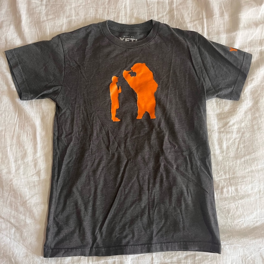 Yeti tee